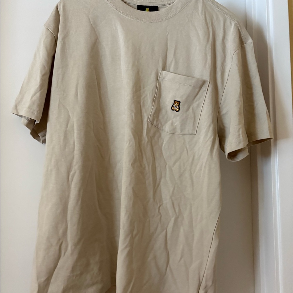 ✨NWT✨ Teddy Fresh - Men’s Classic Tee with Pocket (Size M)